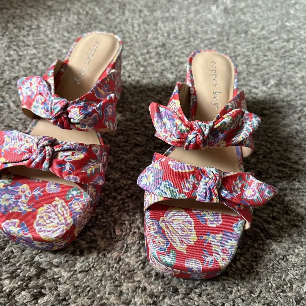 Copper Key, patterned floral platform slip on sandals - Picture 2 of 7